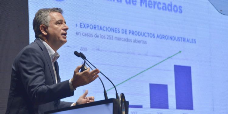 Ministro Luis Miguel Etchevehere - Presentacion de "Informe de Gestión 2016-2019" junto a su Gabinete (CCK)
Fotos: Augusto Famulari / MAGYP
