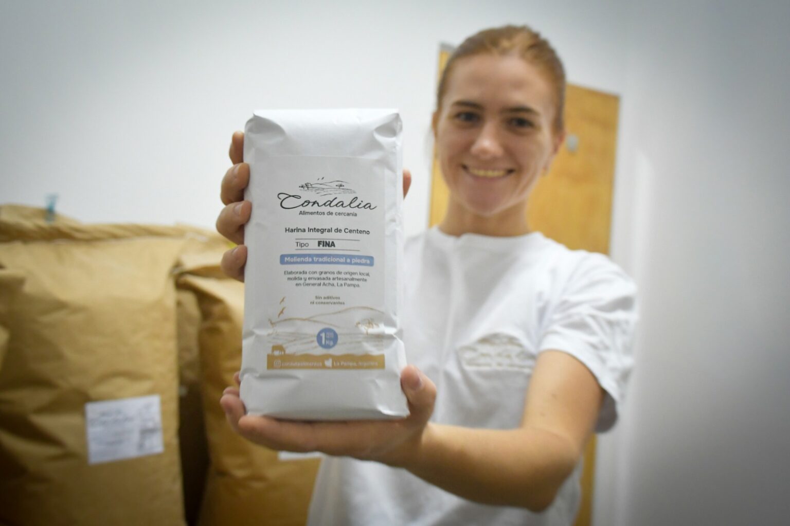 Desde La Pampa al pa&iacute;s: una molienda a piedra impulsa harinas integrales agroecol&oacute;gicas