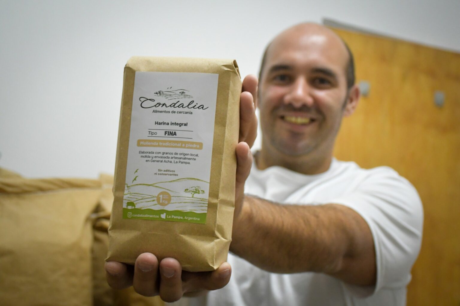 Desde La Pampa al pa&iacute;s: una molienda a piedra impulsa harinas integrales agroecol&oacute;gicas