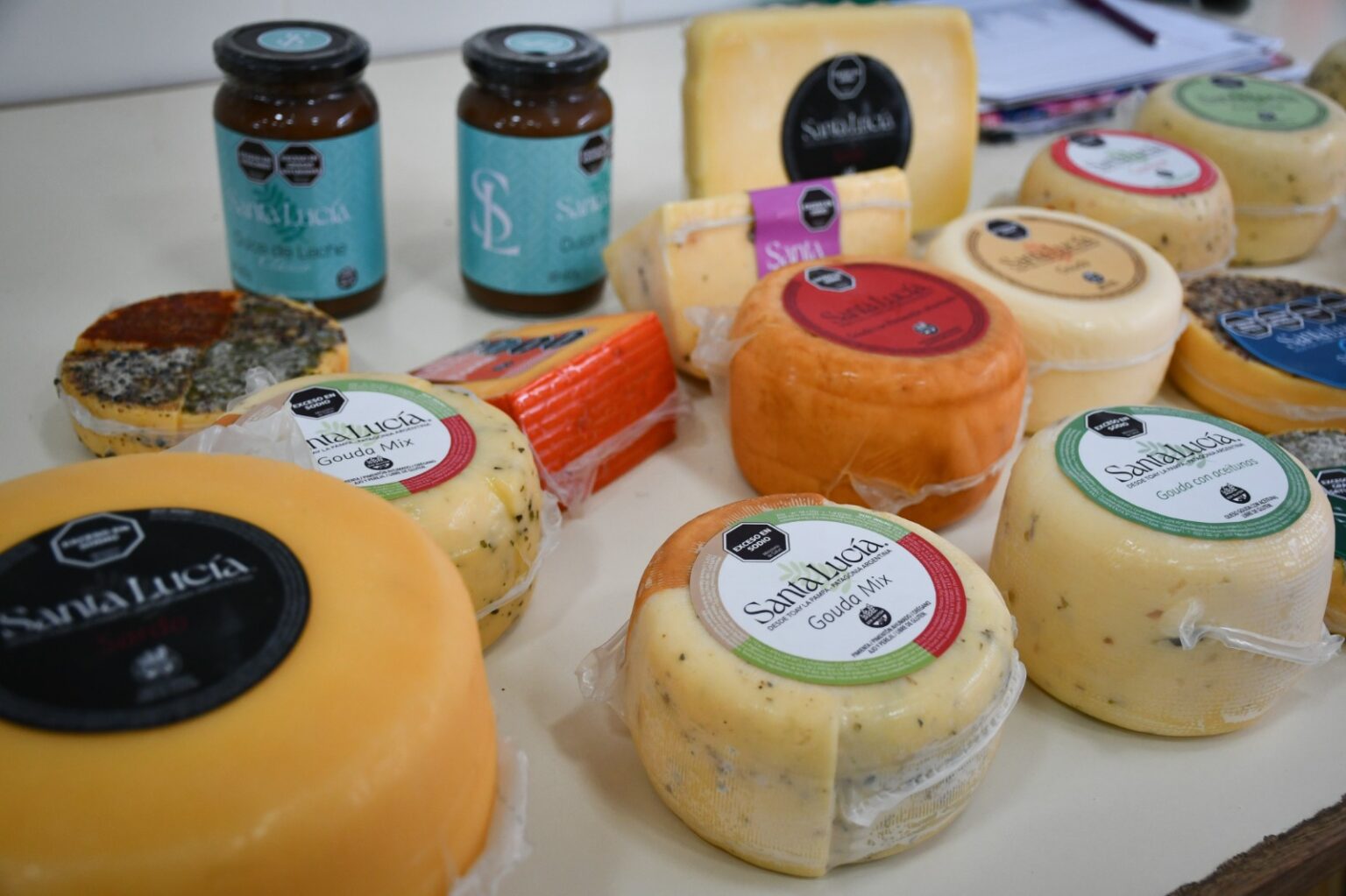 Santa Luc&iacute;a: el sue&ntilde;o de transformar la leche en quesos gourmet en el coraz&oacute;n del monte pampeano