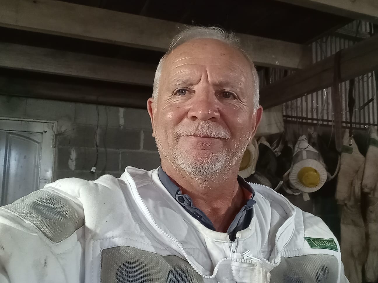 Del tambo a la miel: cuatro d&eacute;cadas dedicadas a las abejas