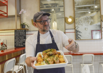 Mon Poulet de Christophe Krywonis fotos de Comstanza Niscovolos
